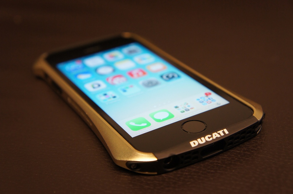 Обзор алюминиевого бампера для iPhone 5 и 5s &mdash; Draco DUCATI
