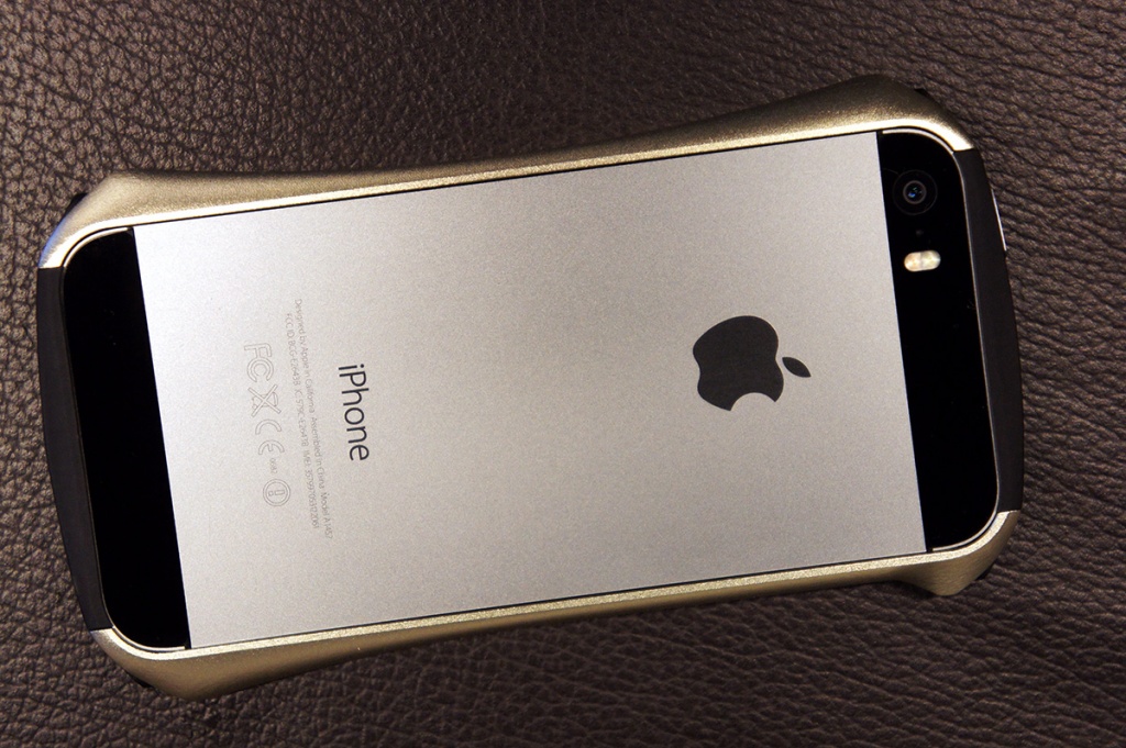 Обзор алюминиевого бампера для iPhone 5 и 5s — Draco DUCATI