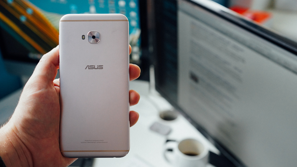 Обзор ASUS ZenFone 4 Selfie Pro — стильная классика