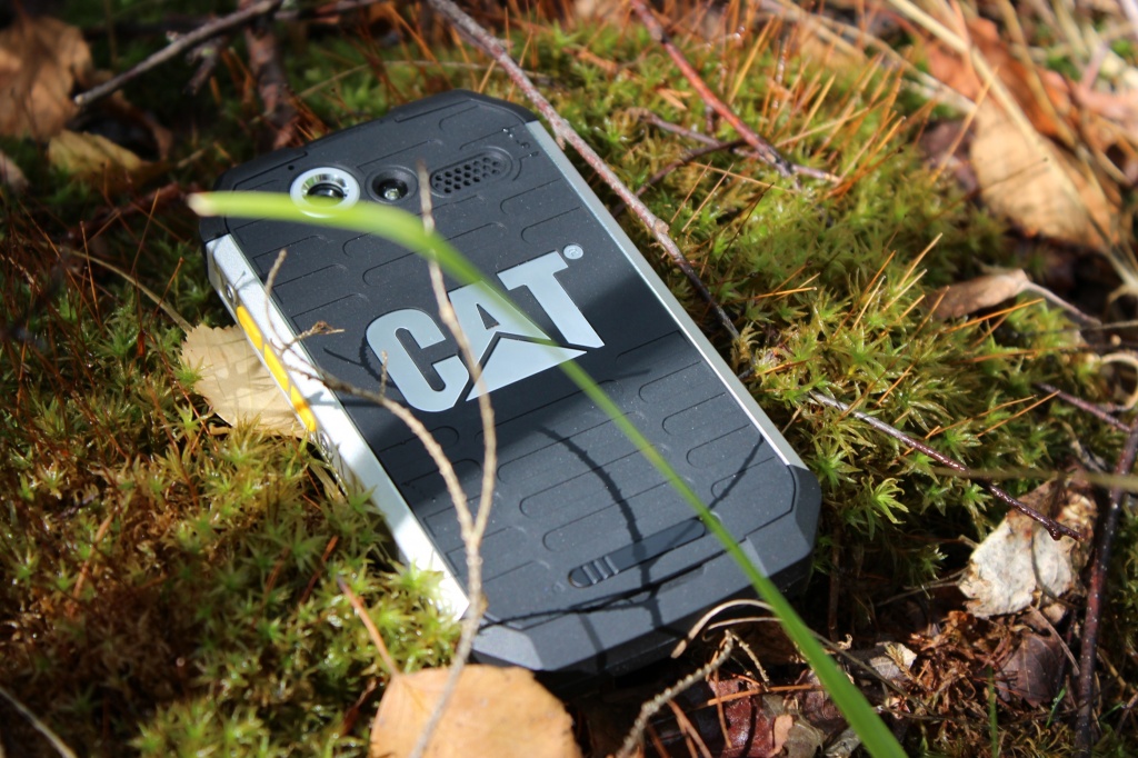 Обзор защищенного смартфона CAT B15Q