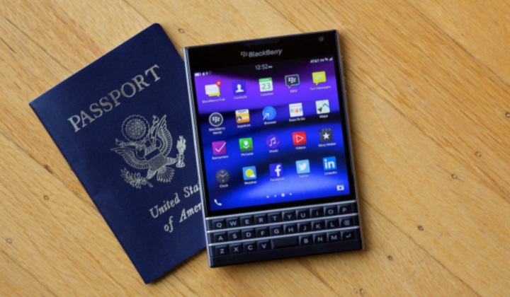 BlackBerry представила свой самый странный смартфон — Passport