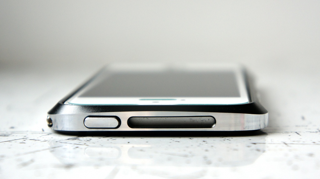 Обзор защиты Draco для iPhone 5 и 5s на iGuides.ru