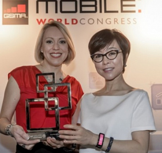 Samsung Gear Fit назван лучшим мобильным устройством на MWC