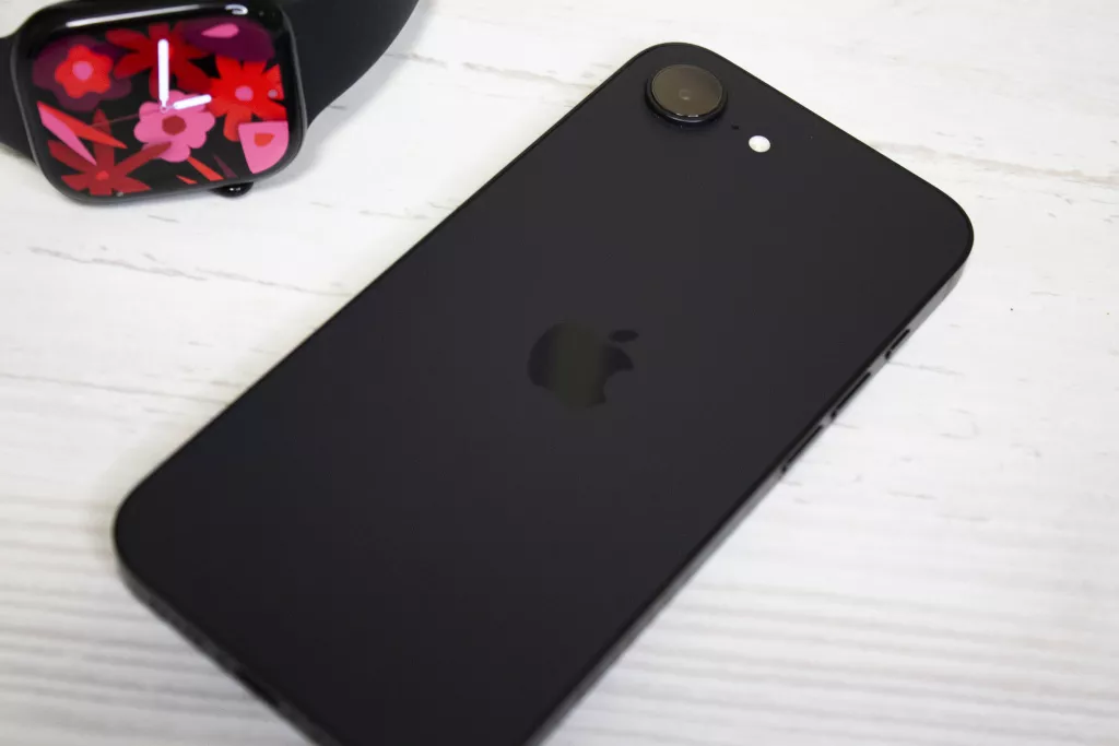 iPhone 16e iPhone 16e