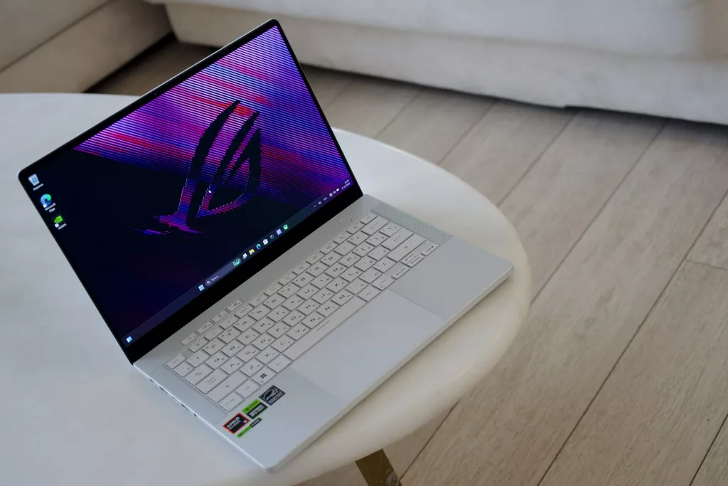 ASUS ROG Zephyrus G14 GA403U ASUS ROG Zephyrus G14 GA403U