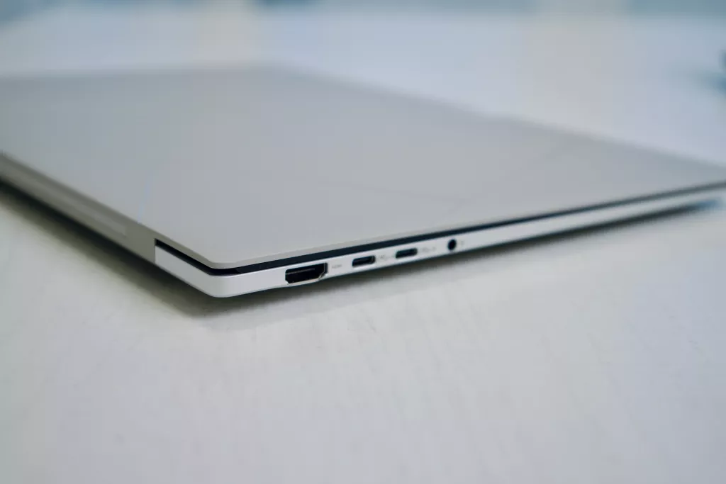 Asus Zenbook S 16 Asus Zenbook S 16