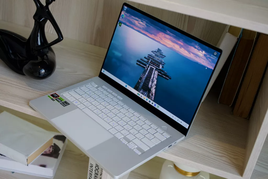 ASUS ROG Zephyrus G14 GA403U ASUS ROG Zephyrus G14 GA403U