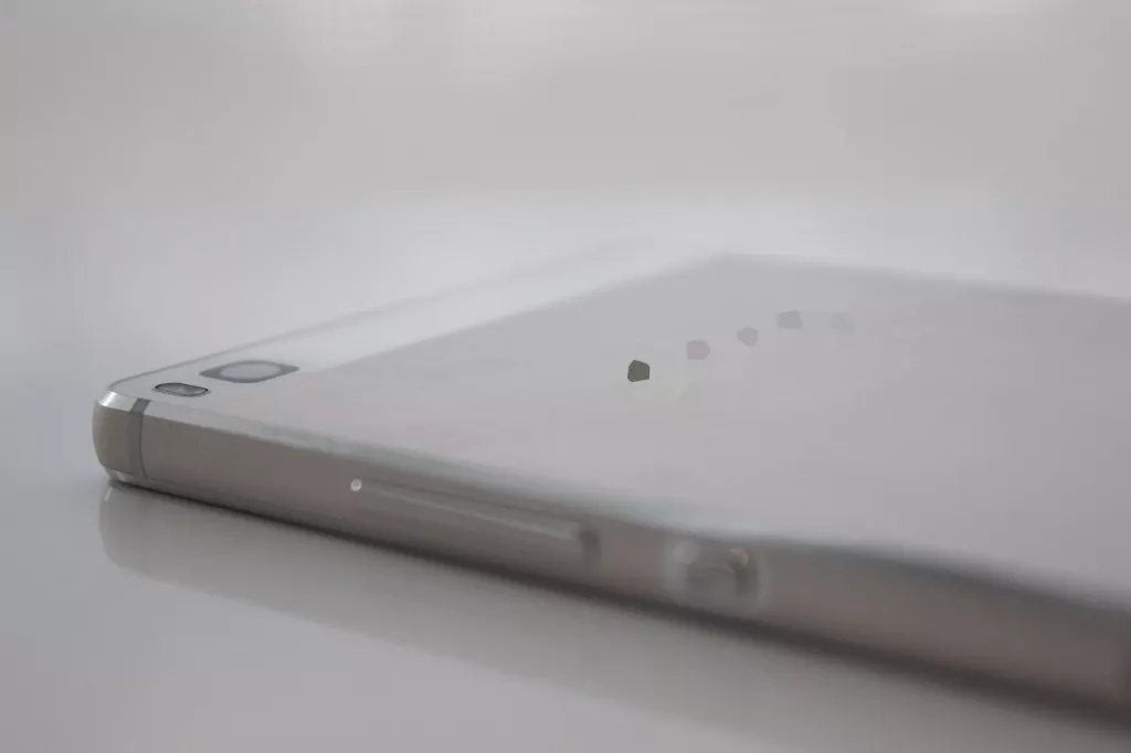 Первый взгляд на Huawei P8