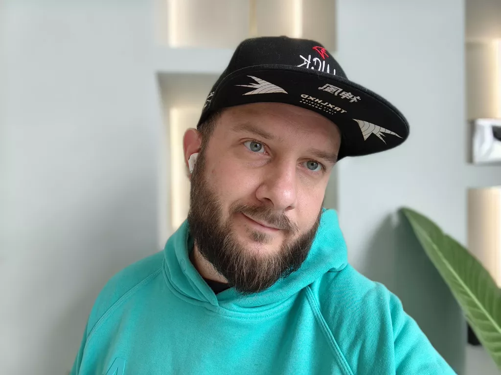 Селфи на камеру realme 14 Селфи на камеру realme 14