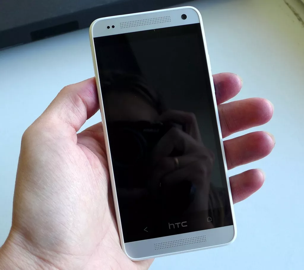 HTC One mini