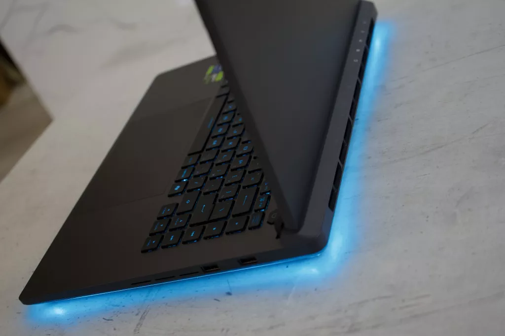 ASUS ROG Strix G16 (G615LR) ASUS ROG Strix G16 (G615LR)