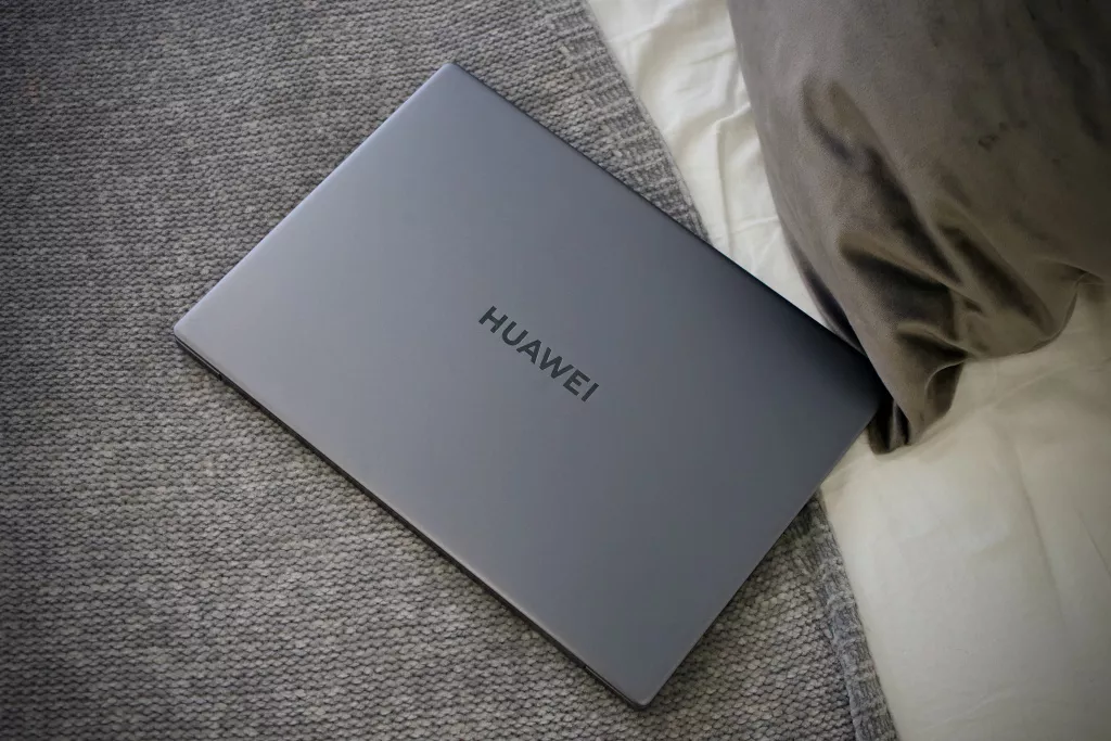 HUAWEI MateBook 14 (2023) HUAWEI MateBook 14 (2023)