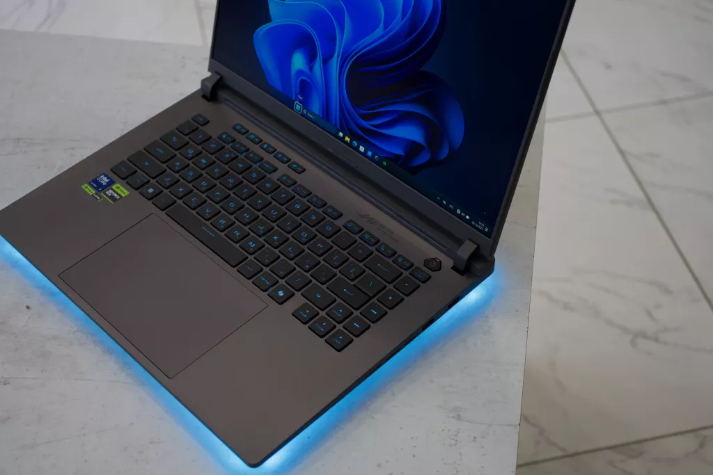 ASUS ROG Strix G16 (G615LR) ASUS ROG Strix G16 (G615LR)