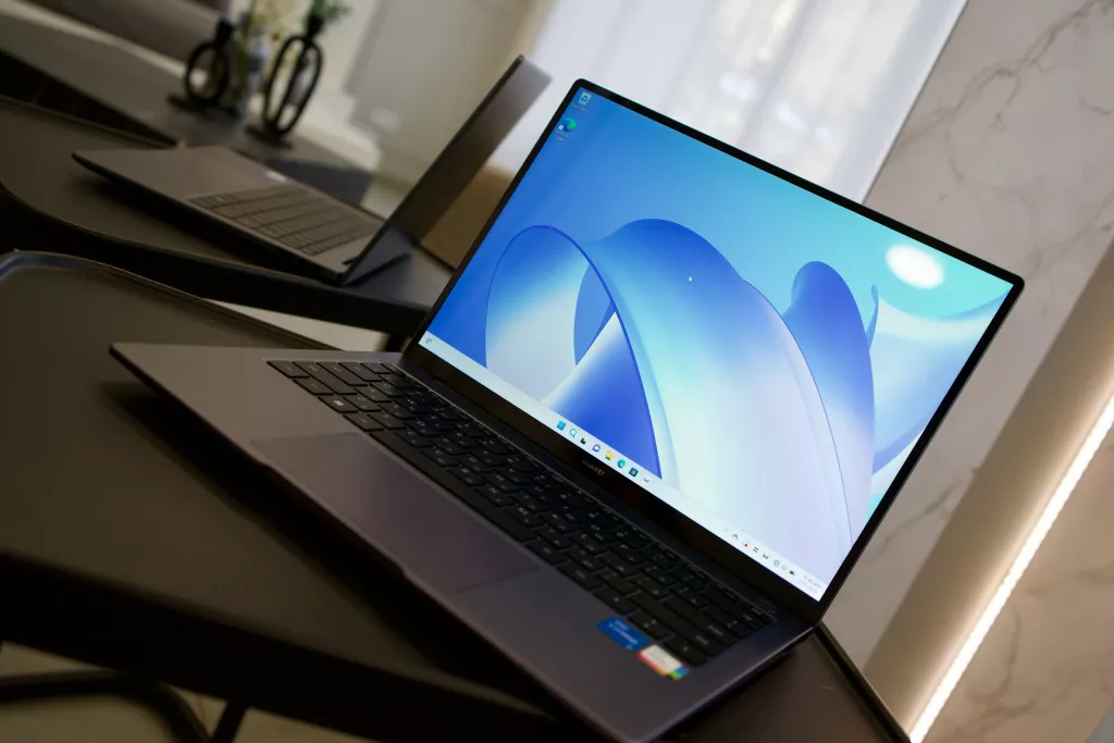 HUAWEI MateBook 14 (2023) HUAWEI MateBook 14 (2023)
