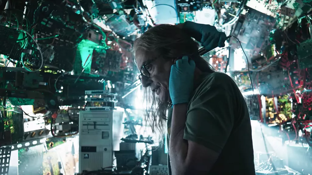 Черное зеркало BlackmirrorSeason7mainTrl1TW1.png