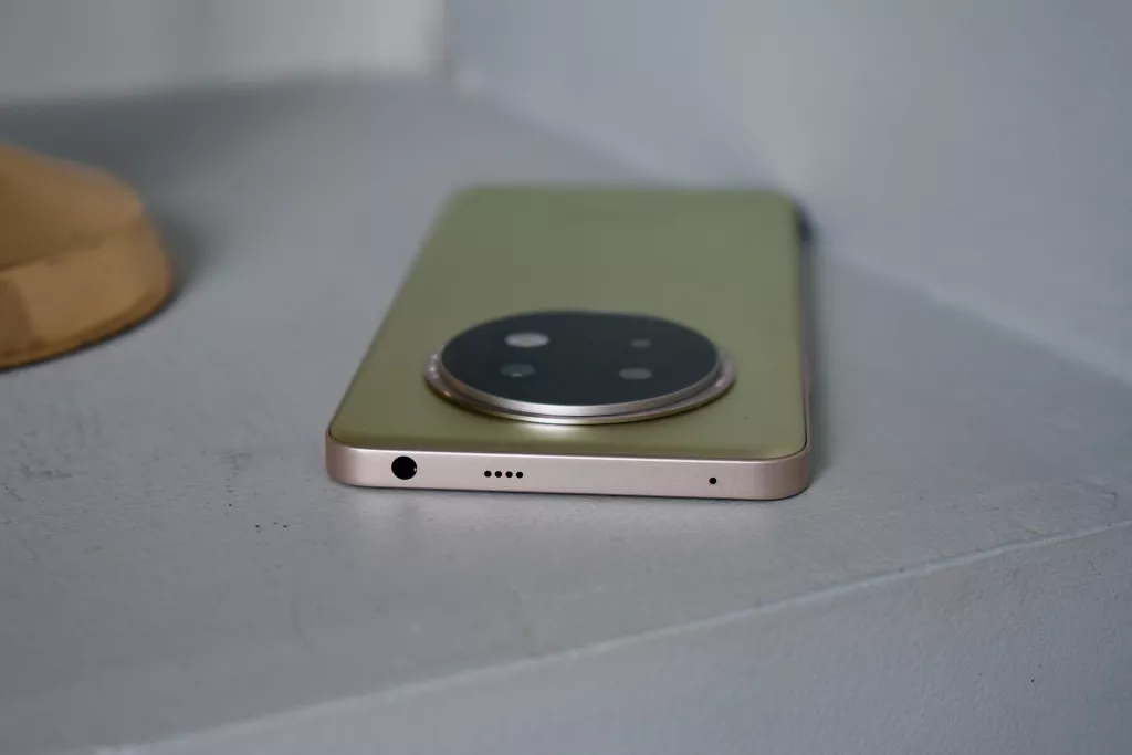 realme 13+ 5G realme 13+ 5G