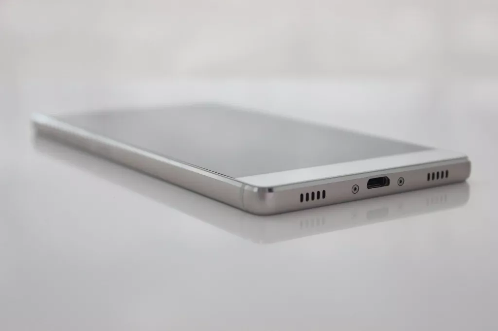 Первый взгляд на Huawei P8