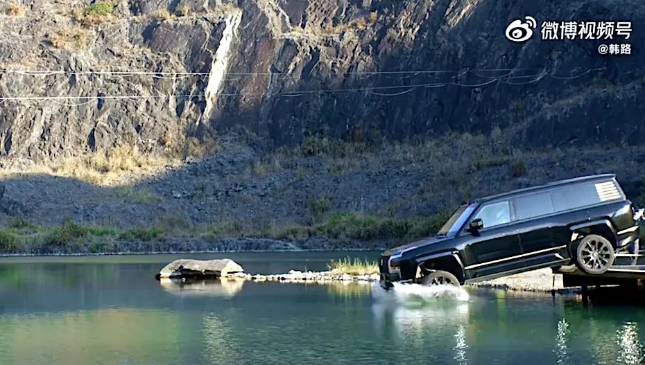 Скриншот из видео BYD