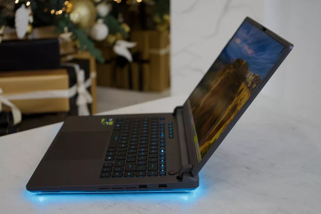 ASUS ROG Strix G16 (G615LR) ASUS ROG Strix G16 (G615LR)