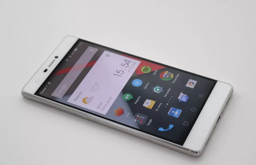 Первый взгляд на Huawei P8