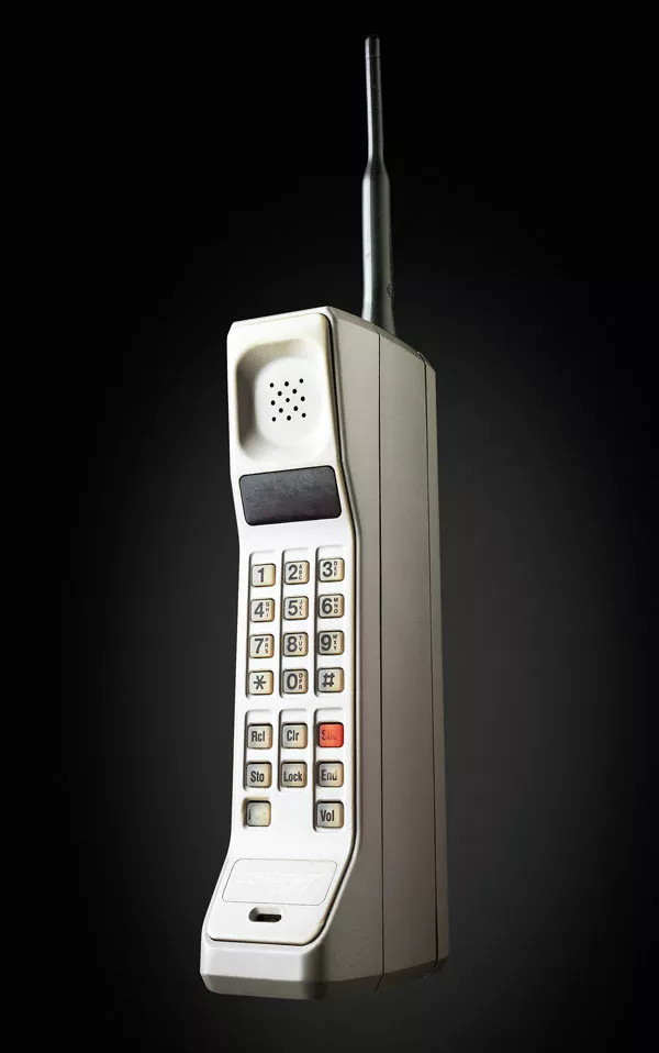 OLD-SCHOOL-cell-phone.jpg