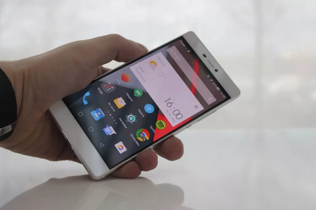 Первый взгляд на Huawei P8
