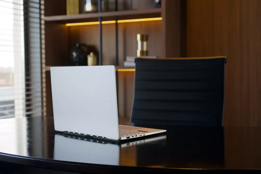 ASUS VivoBook S 14 ASUS VivoBook S 14