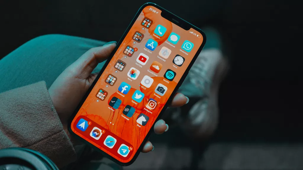 Знакомство с iPhone 12 Pro Max Знакомство с iPhone 12 Pro Max