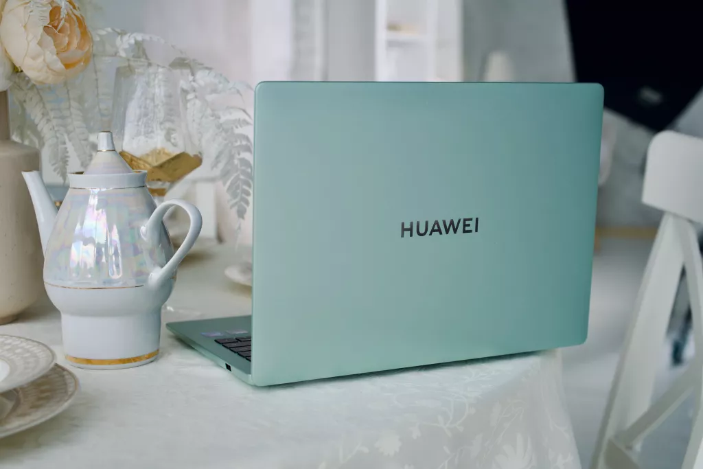 HUAWEI MateBook 14
