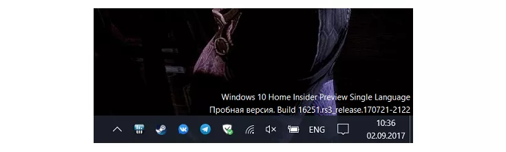 Часы в конце панели задач Снимок.PNG