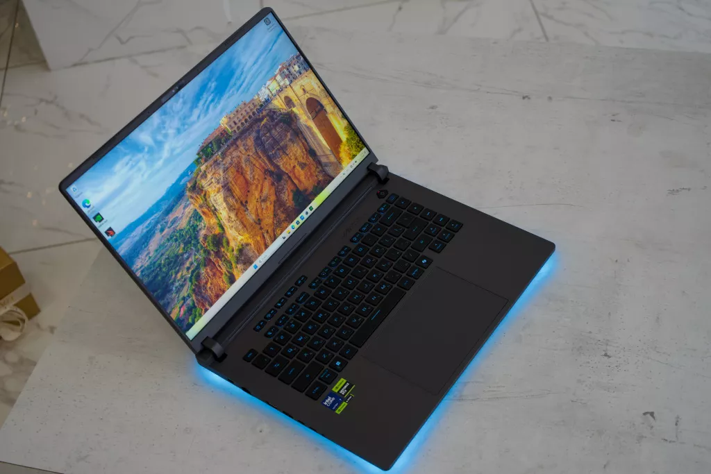 ASUS ROG Strix G16 (G615LR) ASUS ROG Strix G16 (G615LR)