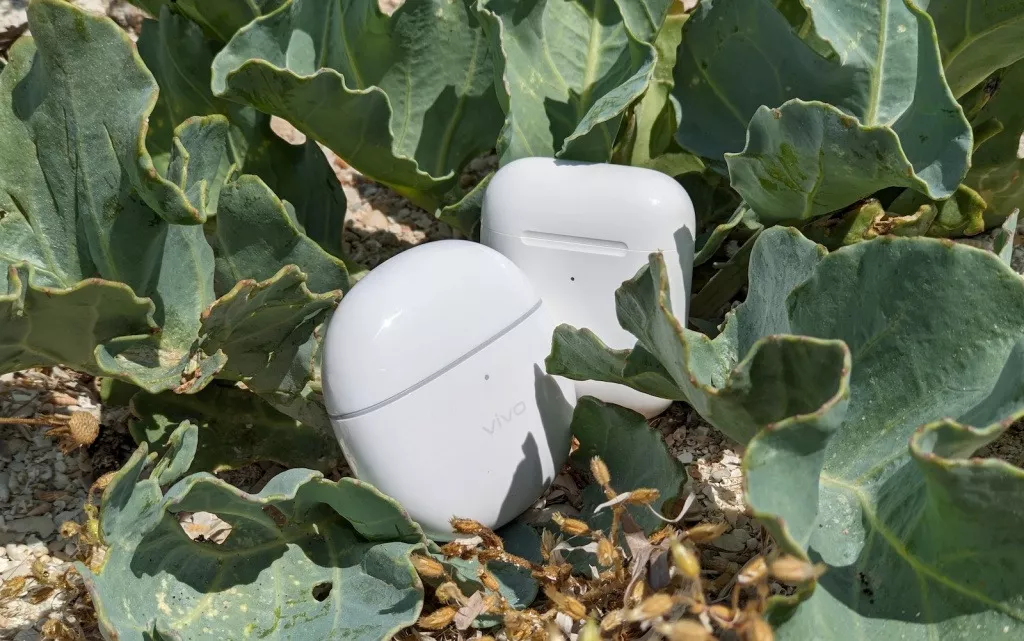 vivo TWS Air и AirPods 2