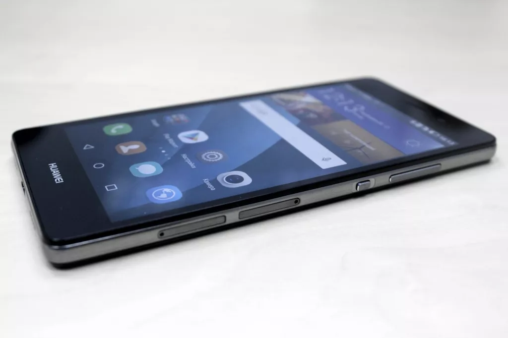 Первый взгляд на Huawei P8 Lite