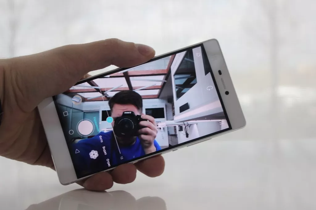 Первый взгляд на Huawei P8