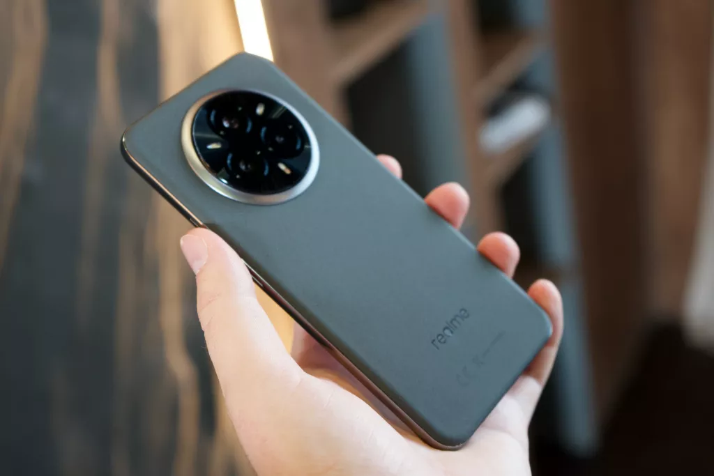 realme 14 Pro+ realme 14 Pro+