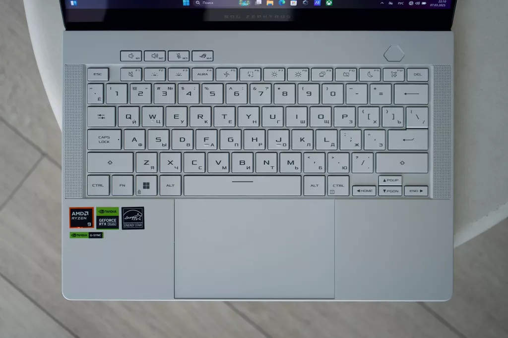 ASUS ROG Zephyrus G14 GA403U ASUS ROG Zephyrus G14 GA403U