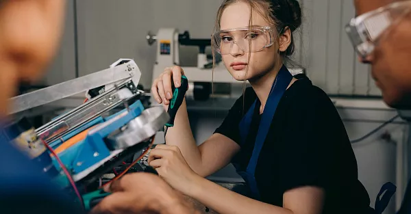 В России создали первые очки смешанной реальности, которые скоро заменят смартфоны