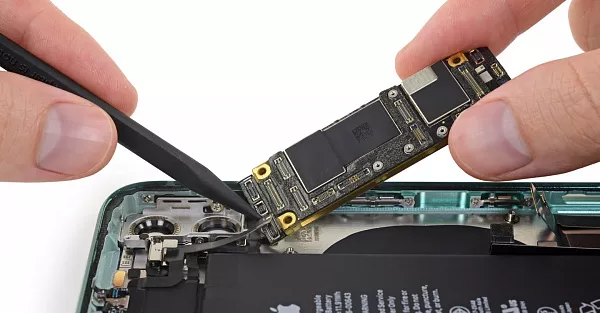 Эксперты Counterpoint: Apple знает, кто будет платить за дефицит оперативной памяти