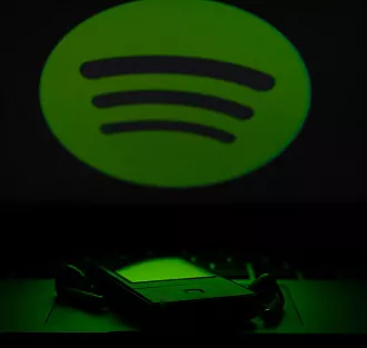 Музыканты со всего мира бойкотируют Spotify: его создатель инвестировал 600 млн евро в боевых дронов