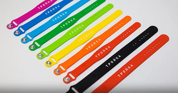 В Москве начали продавать браслеты для оплаты проезда