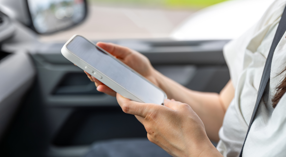 Гаишники начали требовать показать содержимое смартфона. Как на это реагировать