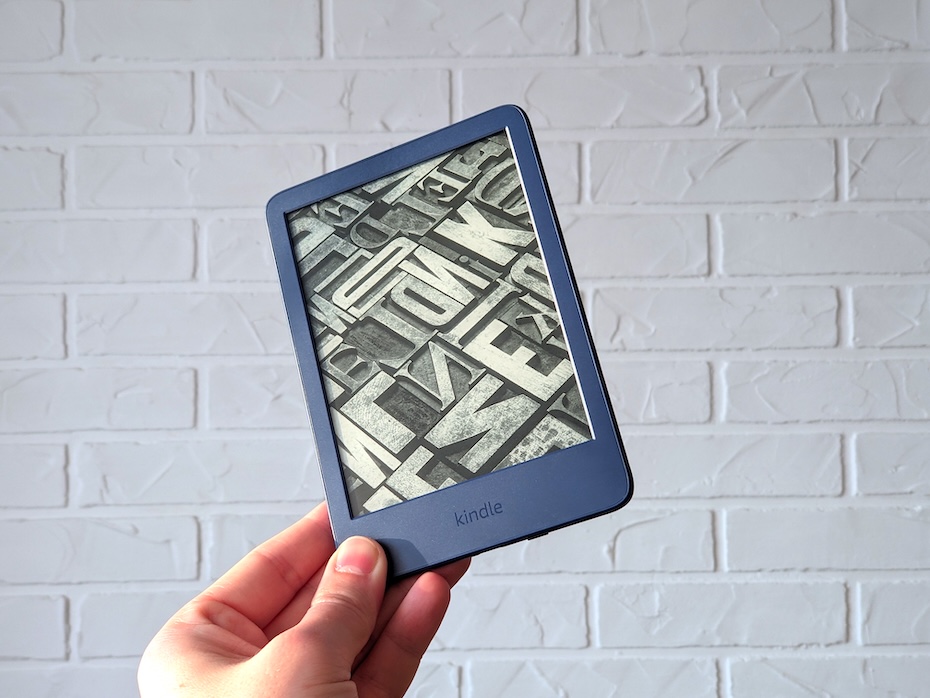 Пожалейте себя: 5 причин перейти на Kindle или Pocketbook вместо чтения со смартфона и планшета