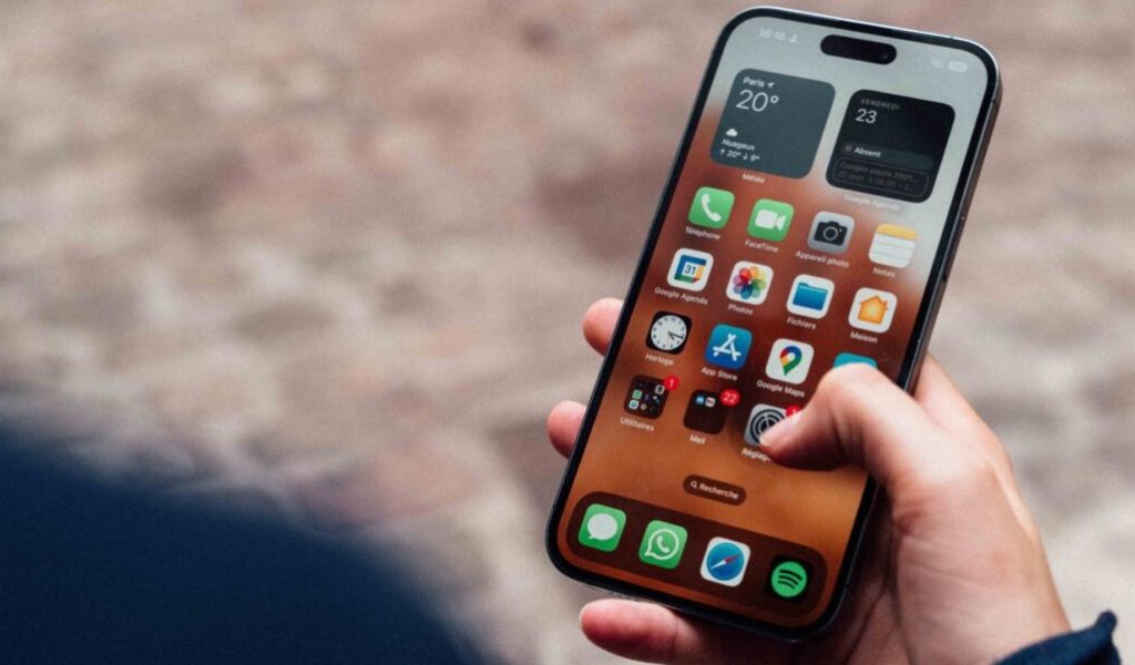 Владельцы iPhone 14 Pro сообщают о дефекте в экране. UPD: Apple прокомментировала ситуацию 