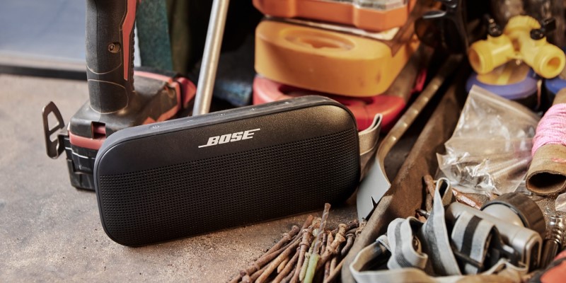 Bose представила Bluetooth-колонку SoundLink Flex. Она не боится воды и грязи