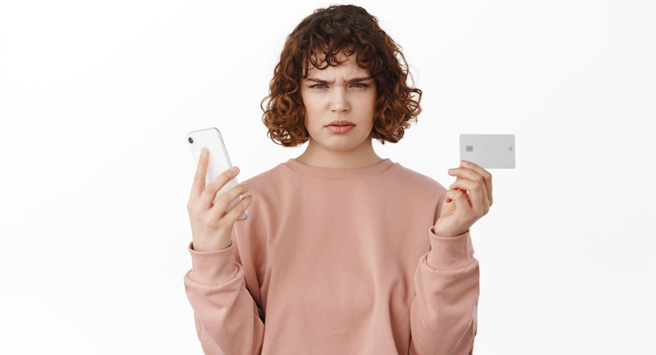 Страдают безобидные граждане: Центробанк признал, что перегнул палку в борьбе с мошенниками