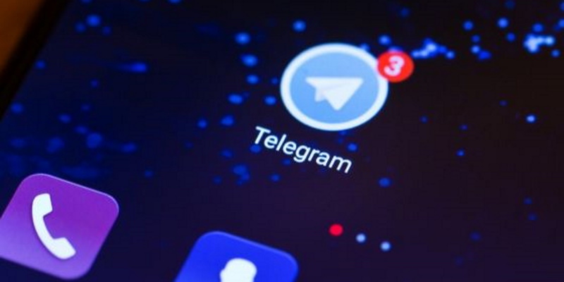 Роскомнадзор включил Telegram в реестр крупных соцсетей. Теперь за ним будут следить ещё пристальнее