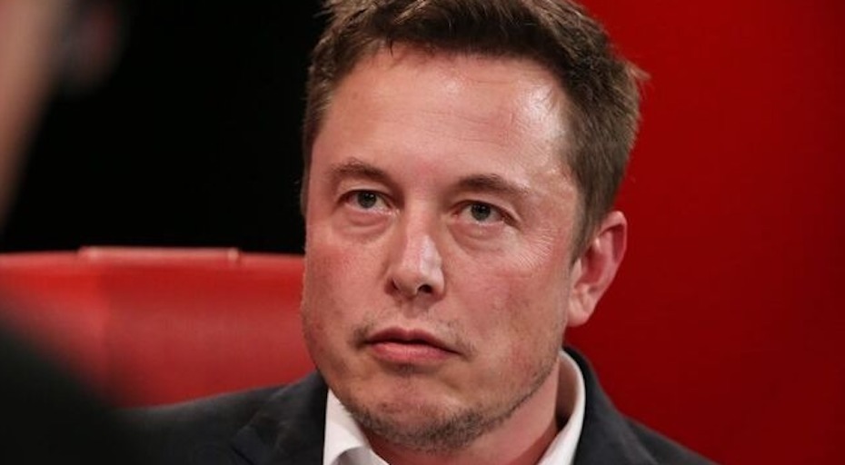 Илон Маск продал акции Tesla