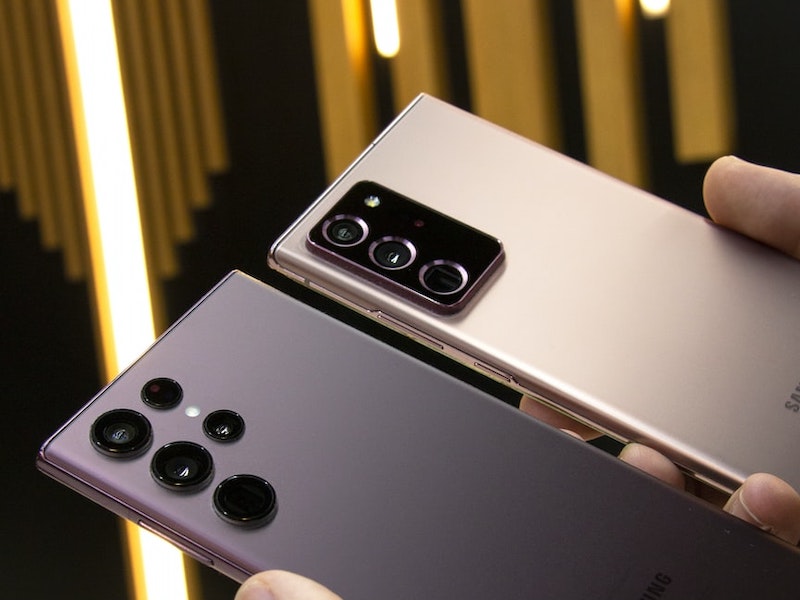 Видео: как снимает камера Samsung Galaxy S22 Ultra 