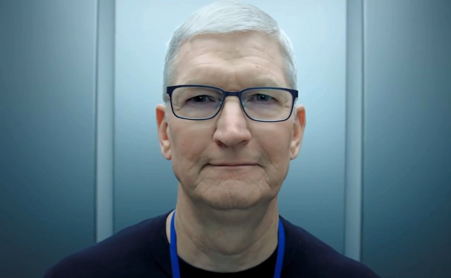 Тим Кук разделился для рекламы Apple TV