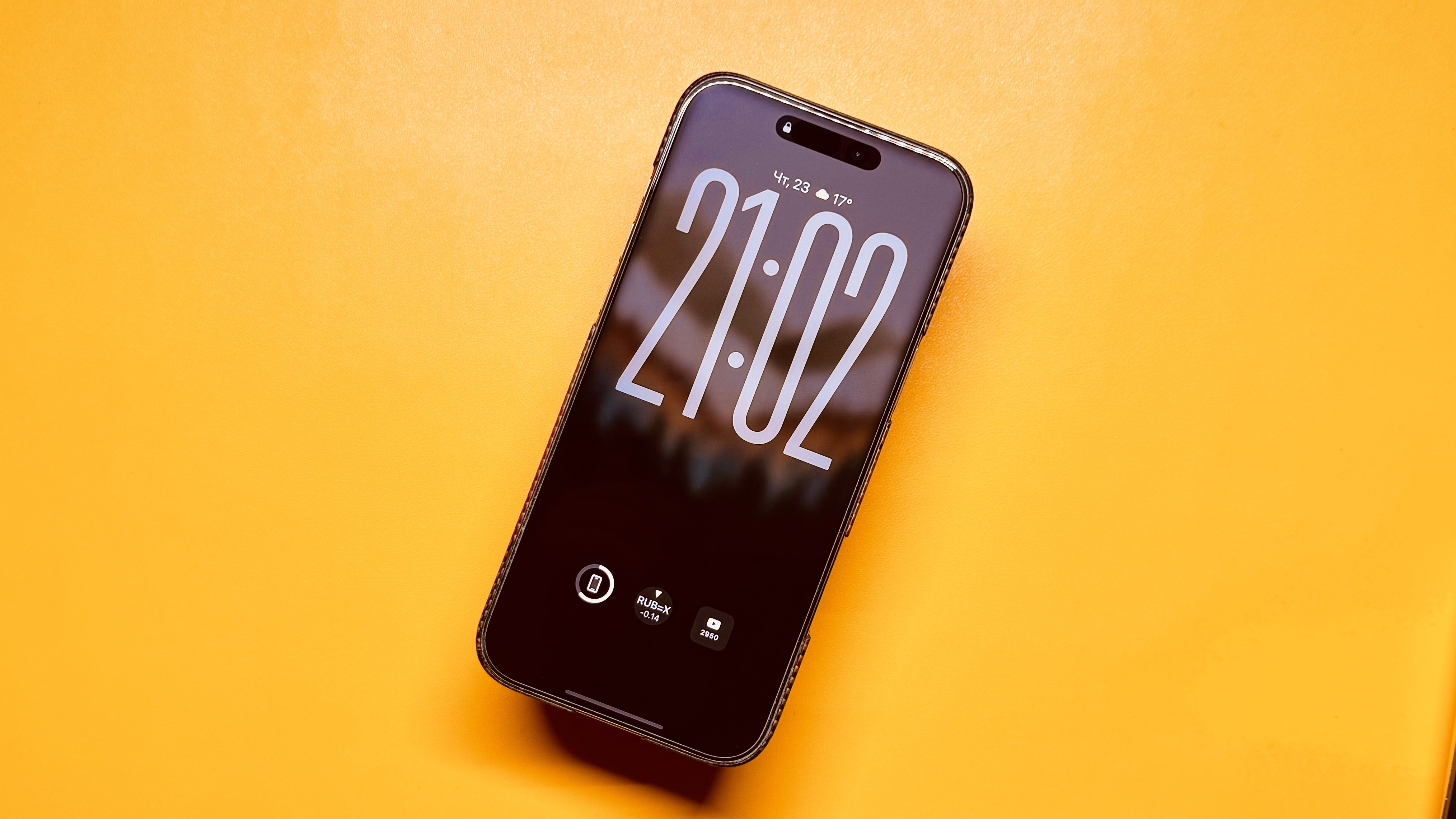 Скрытая функция iOS 26: как включить размытие фона для Always-On Display на iPhone